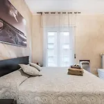 Gold House 2 3*